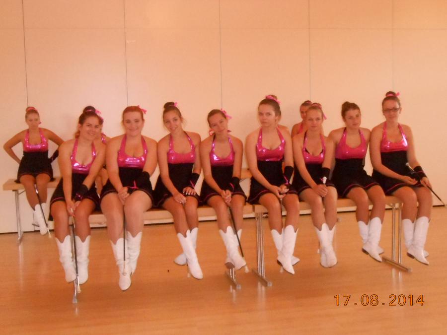 Gruppenfoto der ungarischen Tanzgruppe