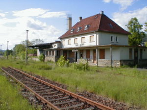 Leerstand Gebäude alter Bahnhog 2004