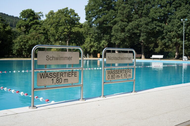 Ansicht vom Stadtlengsfelder Schwimmbad