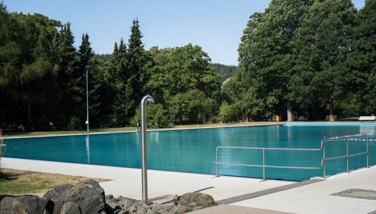 Ansicht vom Stadtlengsfelder Schwimmbad